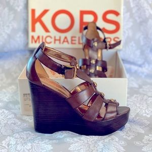 Micheal lord Victoria wedge heel